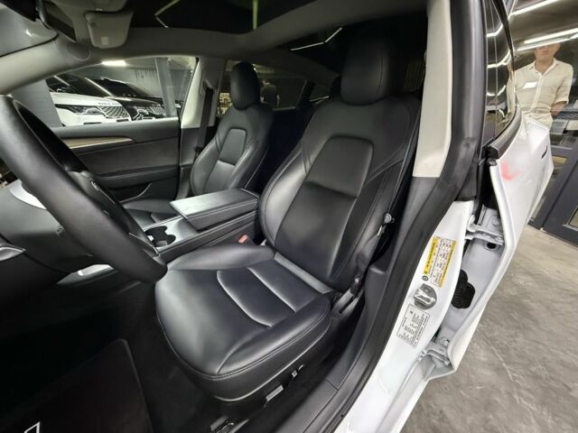 Белый Тесла Модель 3, объемом двигателя 0 л и пробегом 76 тыс. км за 22900 $, фото 16 на Automoto.ua