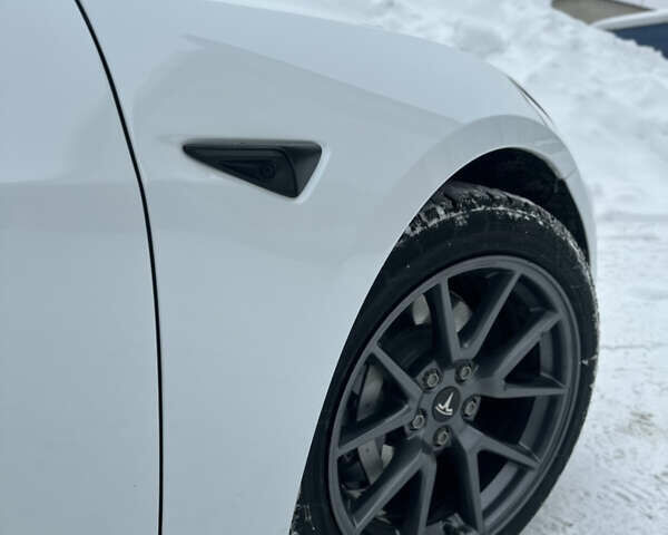 Белый Тесла Модель 3, объемом двигателя 0 л и пробегом 62 тыс. км за 23500 $, фото 30 на Automoto.ua