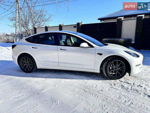Білий Тесла Модель 3, об'ємом двигуна 0 л та пробігом 111 тис. км за 19200 $, фото 2 на Automoto.ua