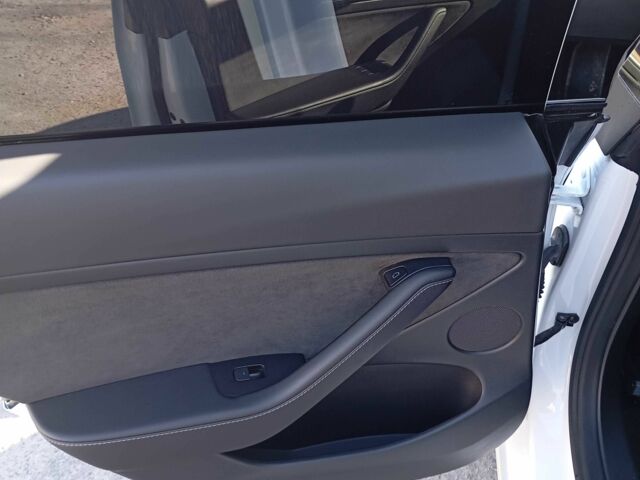 Белый Тесла Модель 3, объемом двигателя 0 л и пробегом 56 тыс. км за 24500 $, фото 13 на Automoto.ua