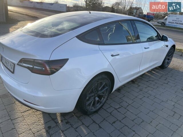 Белый Тесла Модель 3, объемом двигателя 0 л и пробегом 63 тыс. км за 25500 $, фото 2 на Automoto.ua