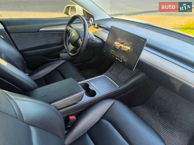 Білий Тесла Модель 3, об'ємом двигуна 0 л та пробігом 130 тис. км за 19700 $, фото 11 на Automoto.ua