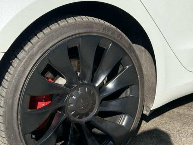 Білий Тесла Модель 3, об'ємом двигуна 0 л та пробігом 72 тис. км за 23499 $, фото 16 на Automoto.ua