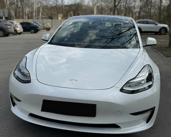 Белый Тесла Модель 3, объемом двигателя 0 л и пробегом 32 тыс. км за 23999 $, фото 4 на Automoto.ua
