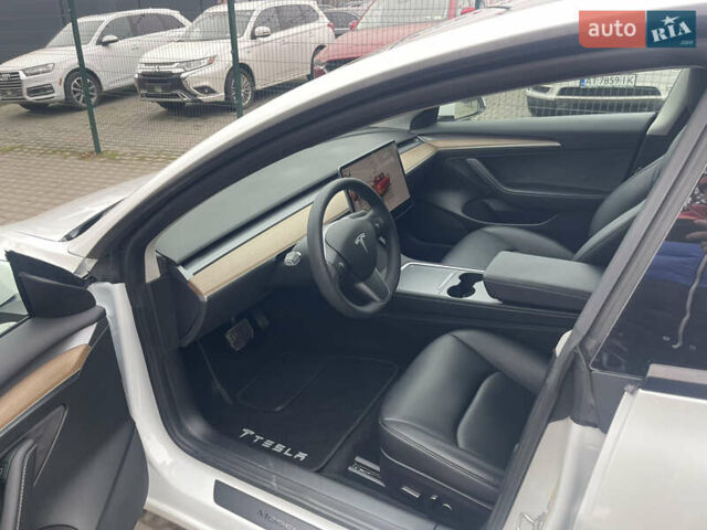 Белый Тесла Модель 3, объемом двигателя 0 л и пробегом 95 тыс. км за 22500 $, фото 24 на Automoto.ua