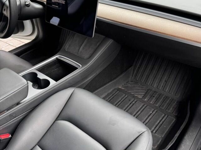 Белый Тесла Модель 3, объемом двигателя 0 л и пробегом 42 тыс. км за 13000 $, фото 10 на Automoto.ua