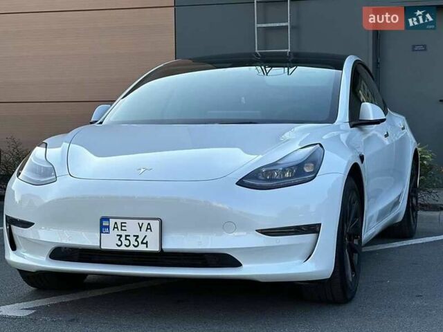 Білий Тесла Модель 3, об'ємом двигуна 0 л та пробігом 46 тис. км за 16000 $, фото 1 на Automoto.ua