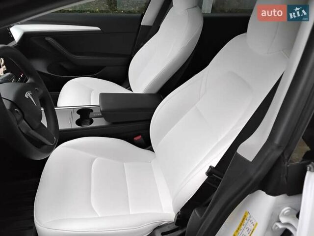 Тесла Модель 3 2022 у Вінниці на Automoto.ua Білий Тесла Модель 3, об'ємом двигуна 0 л та пробігом 26 тис. км за 23900 $, фото 17 на Automoto.ua