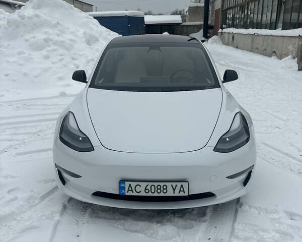 Белый Тесла Модель 3, объемом двигателя 0 л и пробегом 62 тыс. км за 23500 $, фото 3 на Automoto.ua