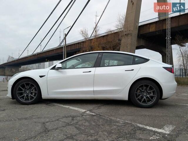 Белый Тесла Модель 3, объемом двигателя 0 л и пробегом 118 тыс. км за 21999 $, фото 16 на Automoto.ua