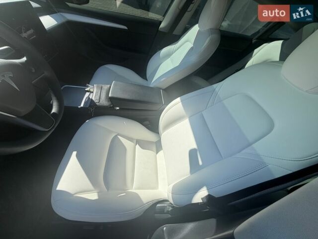 Білий Тесла Модель 3, об'ємом двигуна 0 л та пробігом 121 тис. км за 20500 $, фото 15 на Automoto.ua