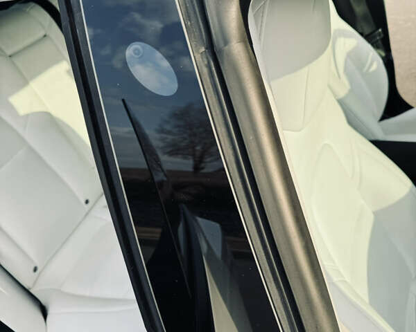 Белый Тесла Модель 3, объемом двигателя 0 л и пробегом 26 тыс. км за 26800 $, фото 27 на Automoto.ua