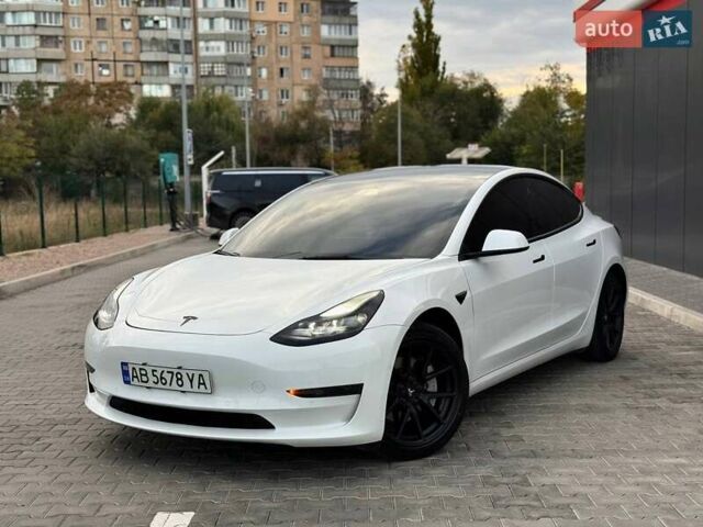 Белый Тесла Модель 3, объемом двигателя 0 л и пробегом 70 тыс. км за 22999 $, фото 4 на Automoto.ua