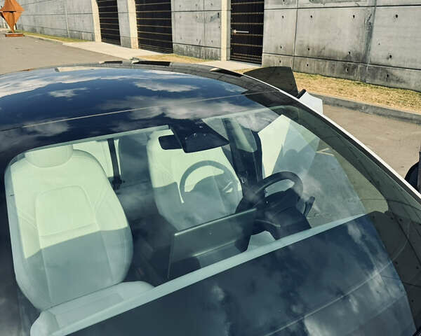 Білий Тесла Модель 3, об'ємом двигуна 0 л та пробігом 41 тис. км за 21500 $, фото 30 на Automoto.ua