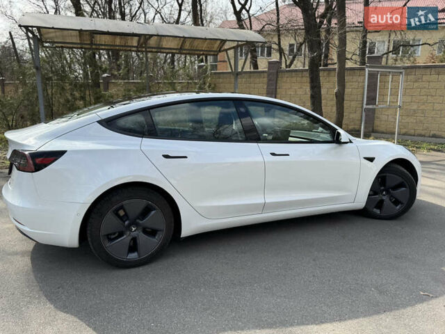 Белый Тесла Модель 3, объемом двигателя 0 л и пробегом 32 тыс. км за 23999 $, фото 1 на Automoto.ua