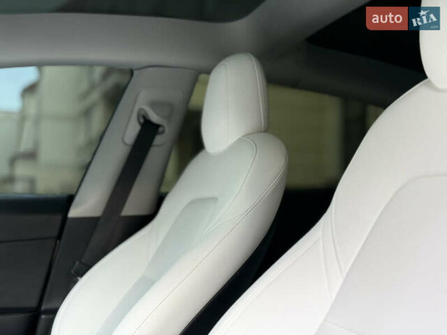 Белый Тесла Модель 3, объемом двигателя 0 л и пробегом 60 тыс. км за 22900 $, фото 21 на Automoto.ua