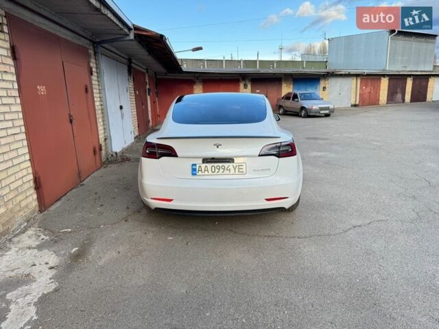 Белый Тесла Модель 3, объемом двигателя 0 л и пробегом 64 тыс. км за 21999 $, фото 4 на Automoto.ua