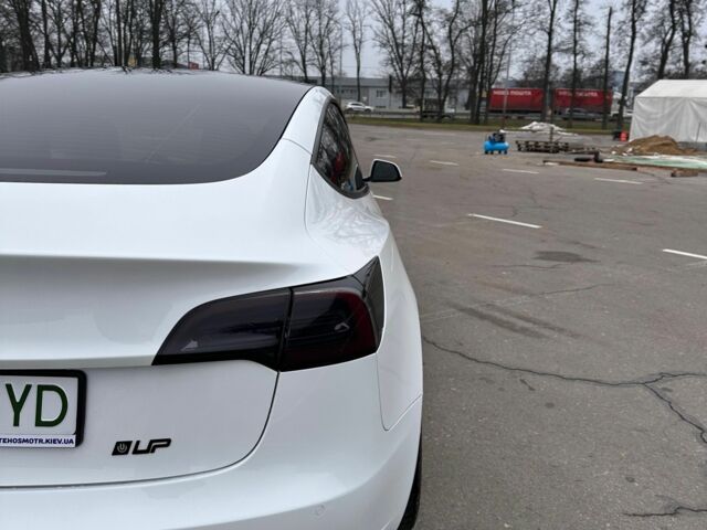 Белый Тесла Модель 3, объемом двигателя 0 л и пробегом 81 тыс. км за 21000 $, фото 6 на Automoto.ua