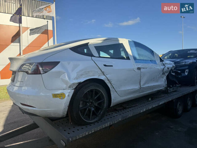Білий Тесла Модель 3, об'ємом двигуна 0 л та пробігом 99 тис. км за 12200 $, фото 4 на Automoto.ua
