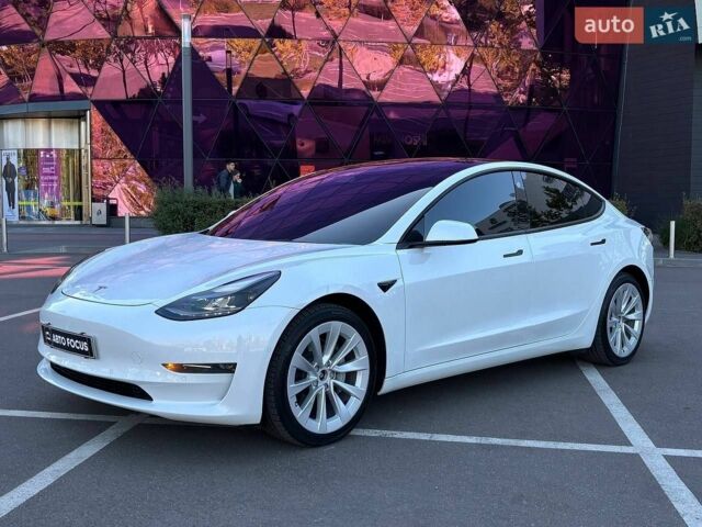 Білий Тесла Модель 3, об'ємом двигуна 0 л та пробігом 40 тис. км за 23990 $, фото 3 на Automoto.ua