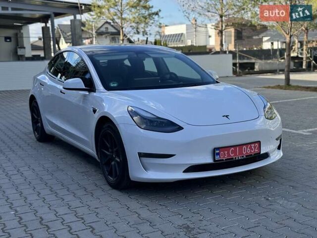 Белый Тесла Модель 3, объемом двигателя 0 л и пробегом 105 тыс. км за 21999 $, фото 24 на Automoto.ua
