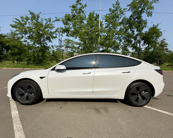 Белый Тесла Модель 3, объемом двигателя 0 л и пробегом 65 тыс. км за 22000 $, фото 8 на Automoto.ua