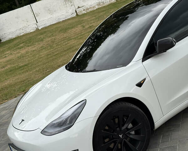 Белый Тесла Модель 3, объемом двигателя 0 л и пробегом 71 тыс. км за 23000 $, фото 4 на Automoto.ua