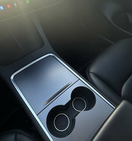 Білий Тесла Модель 3, об'ємом двигуна 0 л та пробігом 88 тис. км за 21000 $, фото 11 на Automoto.ua