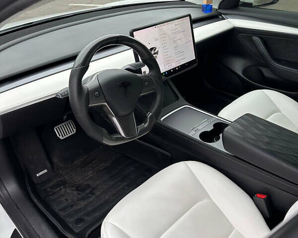 Белый Тесла Модель 3, объемом двигателя 0 л и пробегом 81 тыс. км за 21000 $, фото 10 на Automoto.ua