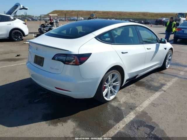Белый Тесла Модель 3, объемом двигателя 0 л и пробегом 38 тыс. км за 10300 $, фото 5 на Automoto.ua
