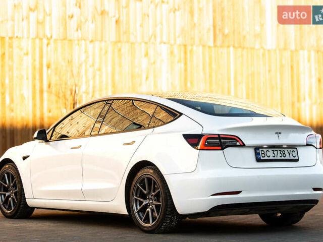 Белый Тесла Модель 3, объемом двигателя 0 л и пробегом 94 тыс. км за 19999 $, фото 20 на Automoto.ua