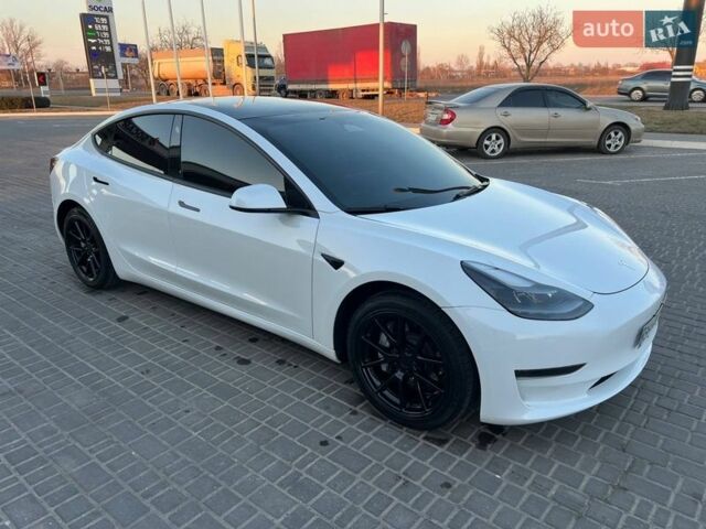 Белый Тесла Модель 3, объемом двигателя 0 л и пробегом 80 тыс. км за 18500 $, фото 1 на Automoto.ua