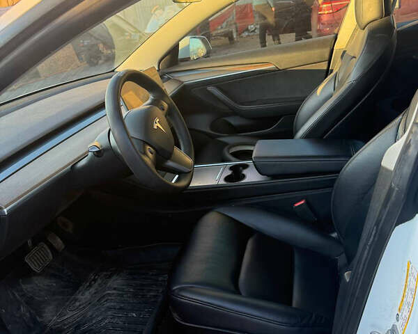 Білий Тесла Модель 3, об'ємом двигуна 0 л та пробігом 97 тис. км за 16700 $, фото 20 на Automoto.ua