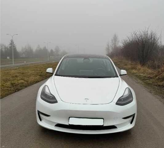 Тесла Модель 3 2022 в Киеве на Automoto.ua Белый Тесла Модель 3, объемом двигателя 0 л и пробегом 76 тыс. км за 12700 $, фото 2 на Automoto.ua