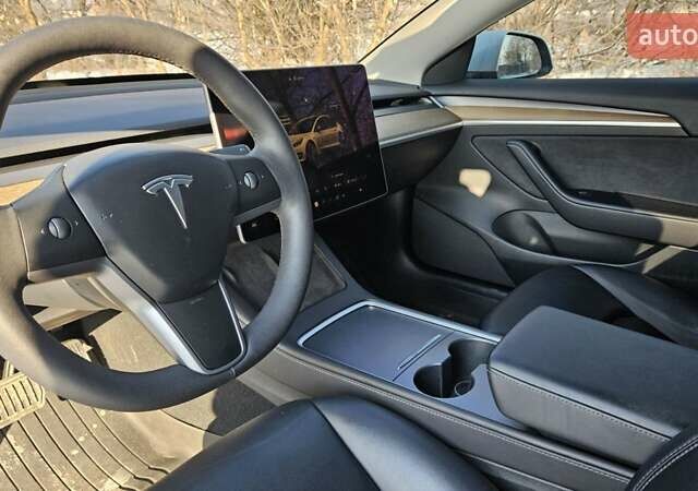 Білий Тесла Модель 3, об'ємом двигуна 0 л та пробігом 90 тис. км за 19900 $, фото 3 на Automoto.ua