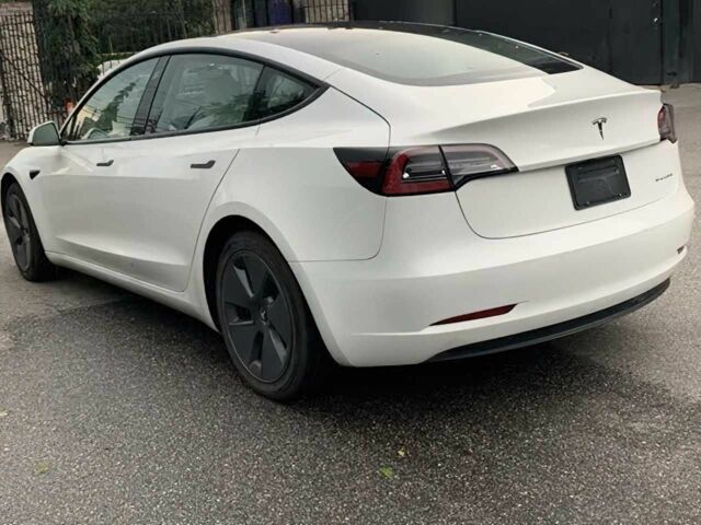 Білий Тесла Модель 3, об'ємом двигуна 0 л та пробігом 20 тис. км за 28000 $, фото 4 на Automoto.ua