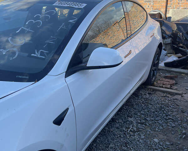 Білий Тесла Модель 3, об'ємом двигуна 0 л та пробігом 99 тис. км за 12200 $, фото 8 на Automoto.ua