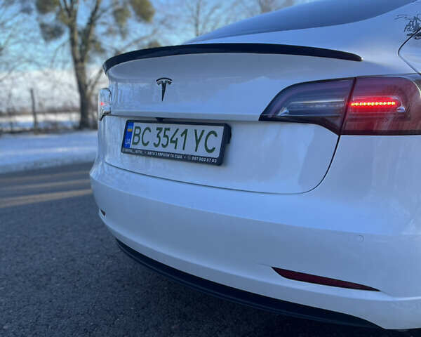 Білий Тесла Модель 3, об'ємом двигуна 0 л та пробігом 38 тис. км за 20999 $, фото 41 на Automoto.ua