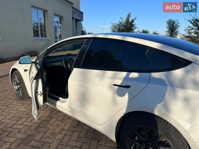 Білий Тесла Модель 3, об'ємом двигуна 0 л та пробігом 70 тис. км за 21599 $, фото 10 на Automoto.ua