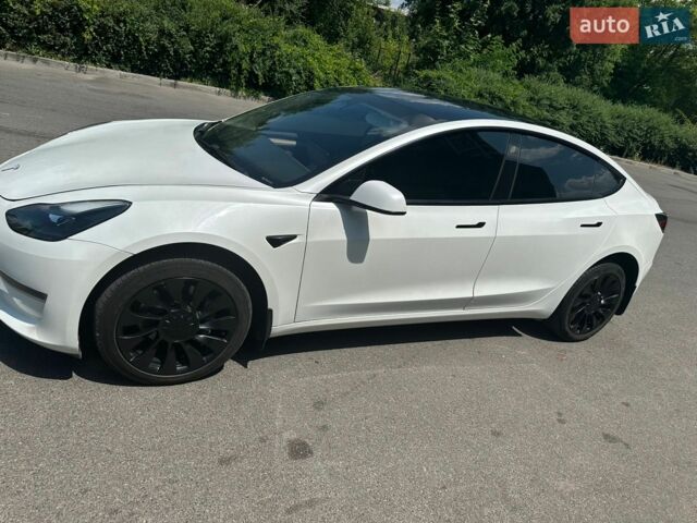 Белый Тесла Модель 3, объемом двигателя 0 л и пробегом 60 тыс. км за 22000 $, фото 40 на Automoto.ua