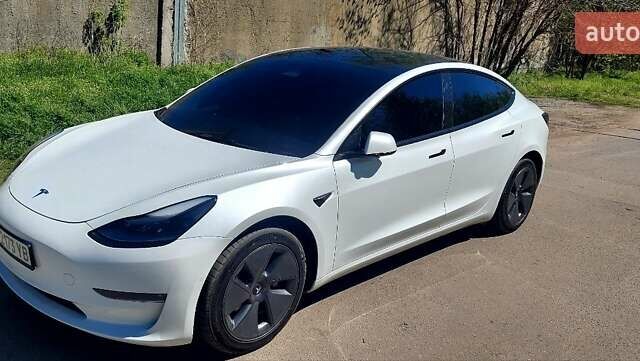 Белый Тесла Модель 3, объемом двигателя 0 л и пробегом 39 тыс. км за 25900 $, фото 7 на Automoto.ua