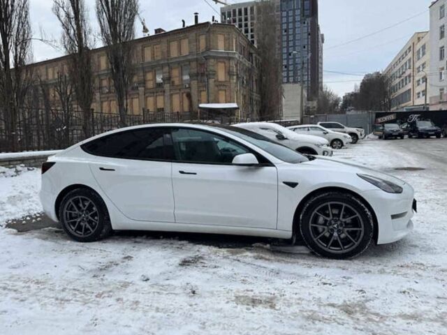 Белый Тесла Модель 3, объемом двигателя 0 л и пробегом 50 тыс. км за 14500 $, фото 5 на Automoto.ua