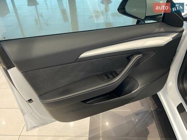 Білий Тесла Модель 3, об'ємом двигуна 0 л та пробігом 18 тис. км за 26900 $, фото 16 на Automoto.ua