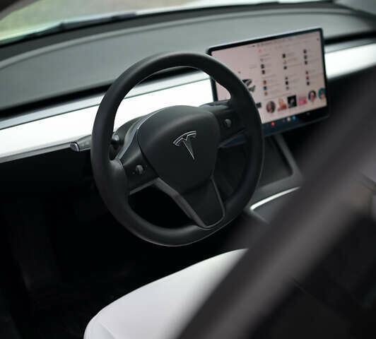 Білий Тесла Модель 3, об'ємом двигуна 0 л та пробігом 71 тис. км за 21200 $, фото 11 на Automoto.ua