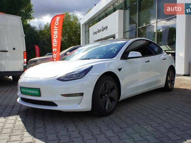 Білий Тесла Модель 3, об'ємом двигуна 0 л та пробігом 33 тис. км за 20700 $, фото 4 на Automoto.ua