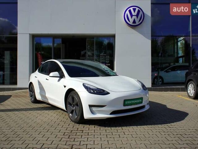 Білий Тесла Модель 3, об'ємом двигуна 0 л та пробігом 33 тис. км за 20700 $, фото 1 на Automoto.ua