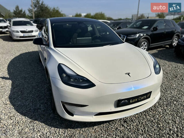 Белый Тесла Модель 3, объемом двигателя 0 л и пробегом 94 тыс. км за 22000 $, фото 2 на Automoto.ua