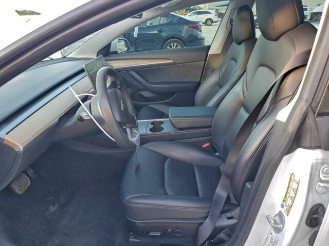 Белый Тесла Модель 3, объемом двигателя 0 л и пробегом 70 тыс. км за 5500 $, фото 6 на Automoto.ua