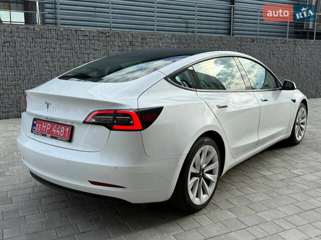 Белый Тесла Модель 3, объемом двигателя 0 л и пробегом 214 тыс. км за 16300 $, фото 3 на Automoto.ua