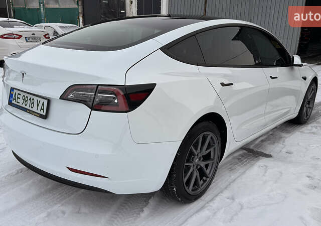 Белый Тесла Модель 3, объемом двигателя 0 л и пробегом 55 тыс. км за 25700 $, фото 2 на Automoto.ua